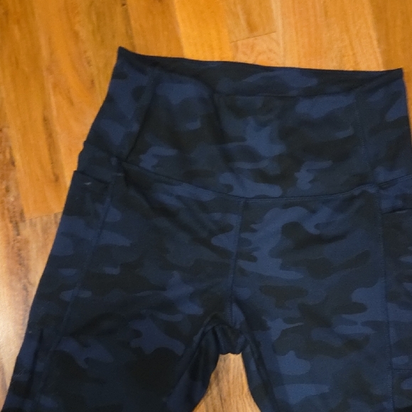 Danskin Navy Camouflage Womens Leggings Activewear Size Large - Picture 3 of 4